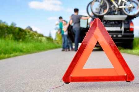 stay-safer-with-these-8-tips-when-your-car-breaks-down